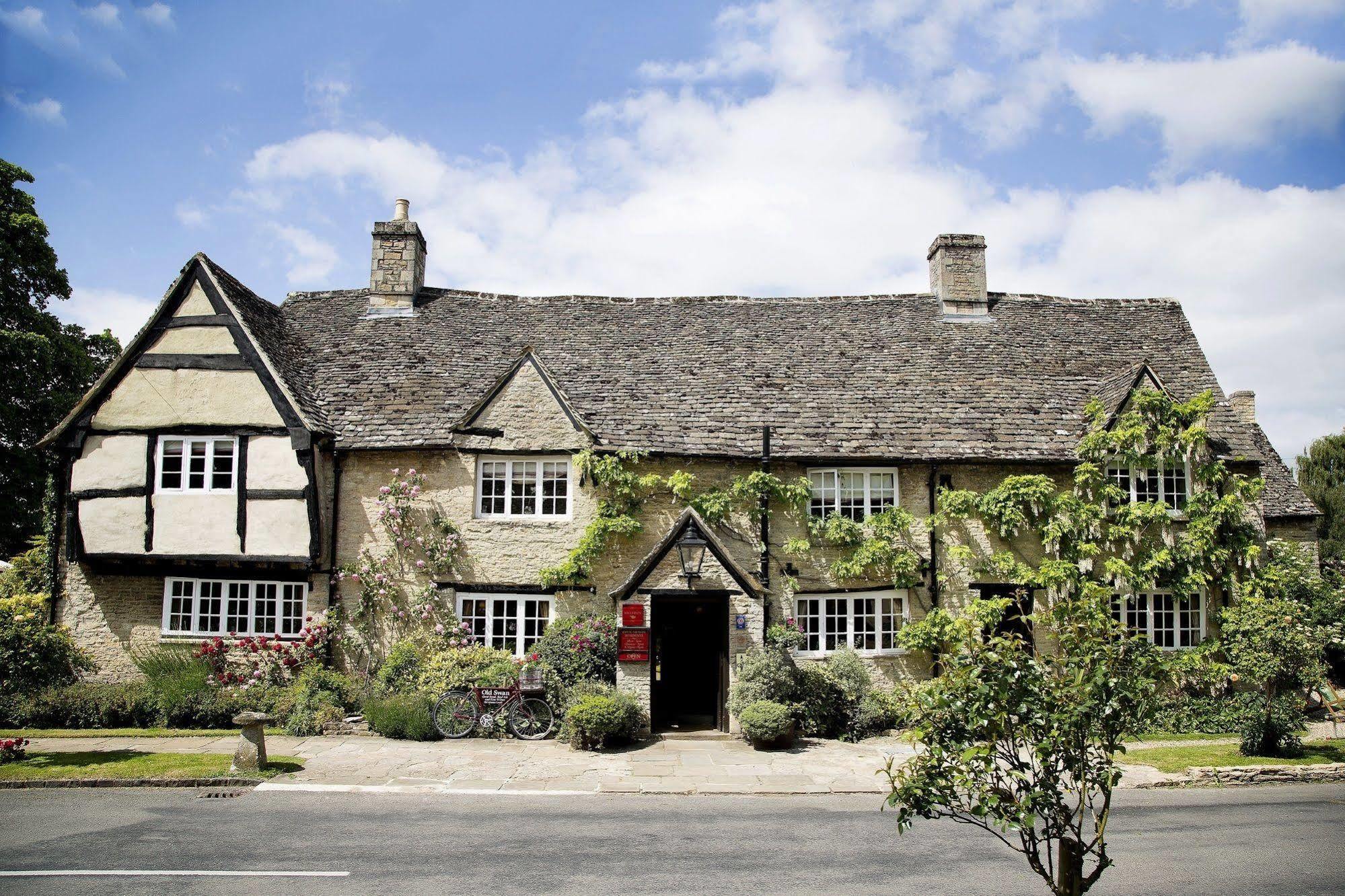 Old Swan Hotel Witney Kültér fotó